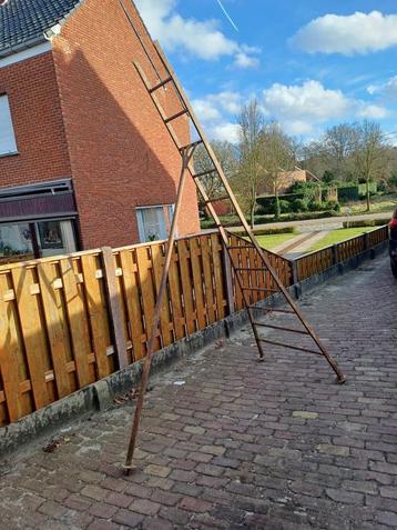  oude vintage plukladder met heel mooi patina  beschikbaar voor biedingen
