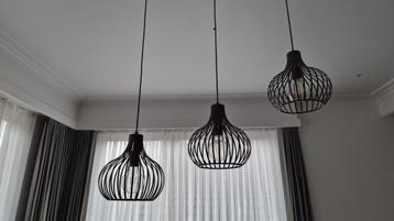 Mooie donkerbruine hanglamp beschikbaar voor biedingen
