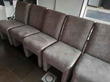6 eetkamerstoelen  beschikbaar voor biedingen