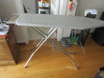 Brabantia Strijkplank met stoomunithouder in goede staat beschikbaar voor biedingen