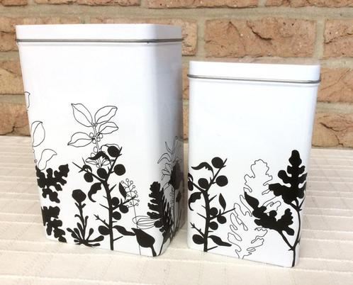 2 moderne witte blikken met zwart decor Ikea opbergdozen, Verzamelen, Blikken, Gebruikt, Overige, Overige merken, Ophalen of Verzenden