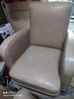 Fauteuil club beige, Utilisé, Cuir, Enlèvement ou Envoi