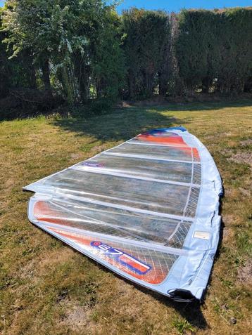 Neilpryde H2 8.7 met mast en verlenger, 7 m² ou plus, Enlèvement, Utilisé, Avec sac de transport