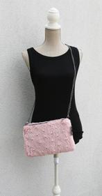 Mooi nieuw roze pareltasje met schouderriem (of etui), Handtassen en Accessoires, Tassen | Damestassen, Nieuw, Ophalen of Verzenden