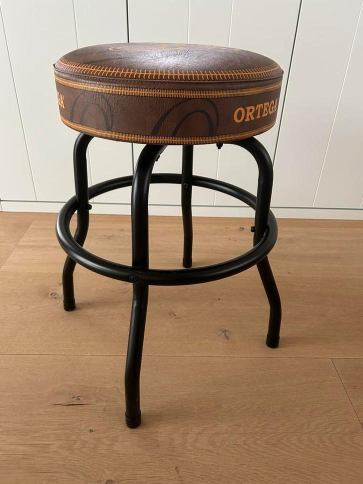 Ortega bar-stool / kruk 61 cm (24″) – vintage bruin, Huis en Inrichting, Barkrukken, Nieuw, 60 tot 90 cm, Leer, 1 kruk, Met voetsteun