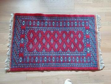 tapis oriental en laine  beschikbaar voor biedingen