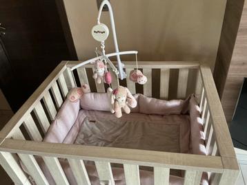 Babypark TWF met baby’s only bekleding en Nattou accessoires beschikbaar voor biedingen