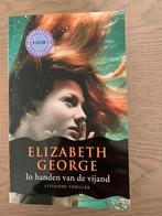 Elizabeth George - In handen van de vijand, Livres, Thrillers, Comme neuf, Enlèvement ou Envoi, Elizabeth George