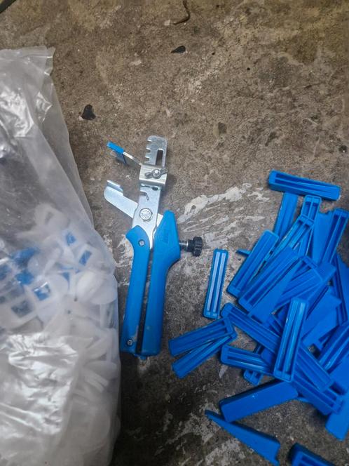 Knauf leveling system (système pour pose de carrelage), Doe-het-zelf en Bouw, Tegels, Gebruikt, Vloertegels, Overige materialen