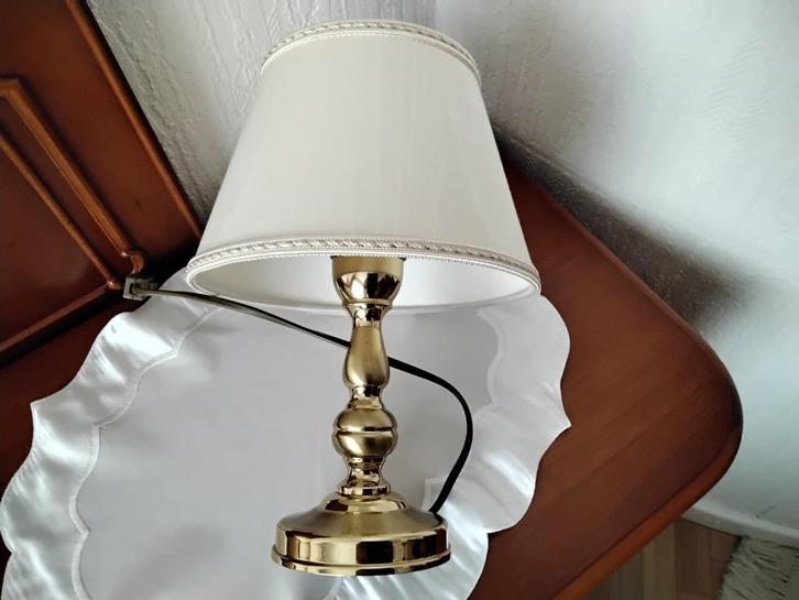 2x messing nachtkast- of tafellampje (izgst), Huis en Inrichting, Lampen | Tafellampen, Zo goed als nieuw, Ophalen of Verzenden