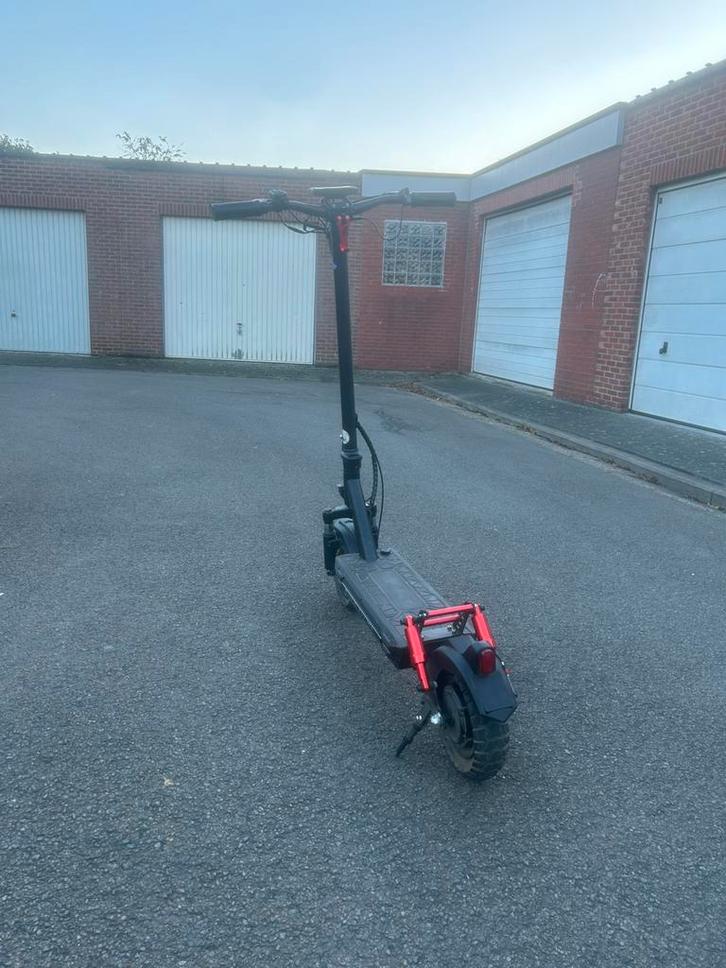 Trottinette électrique 45 km par heure, Vélos & Vélomoteurs, Trottinettes, Comme neuf, Step électrique (E-scooter), Enlèvement ou Envoi