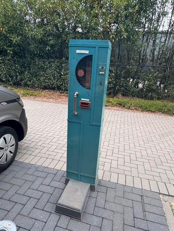 Weegschaal met kaartenuitgave beschikbaar voor biedingen