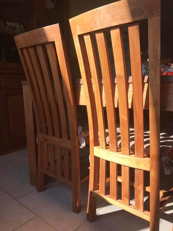 Table en reck 140cmx140cm beschikbaar voor biedingen