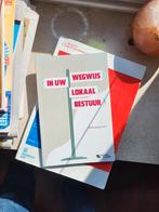 Wegwijs in uw lokaal bestuur, Boeken, Ophalen of Verzenden, Zo goed als nieuw