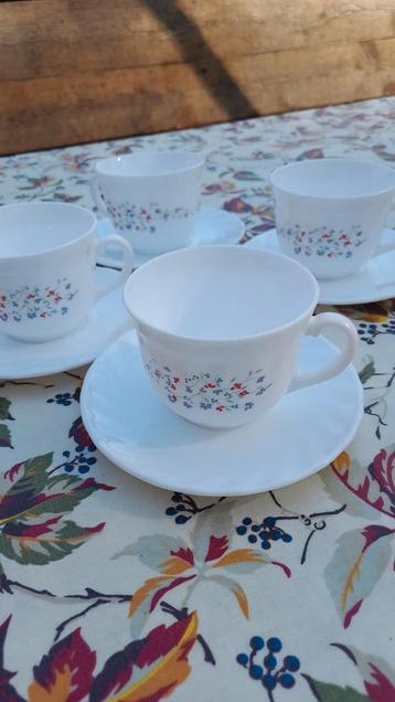 4 sets de tasses à café Arcopal avec assiette assortie, Enlèvement ou Envoi, Comme neuf