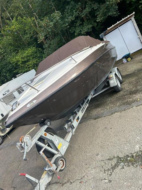 Bateau GLASTRON moteur V6 VOLVO PENTA 7 PLACES, Watersport en Boten, Motorboten en Motorjachten, Gebruikt, 6 tot 9 meter, Benzine