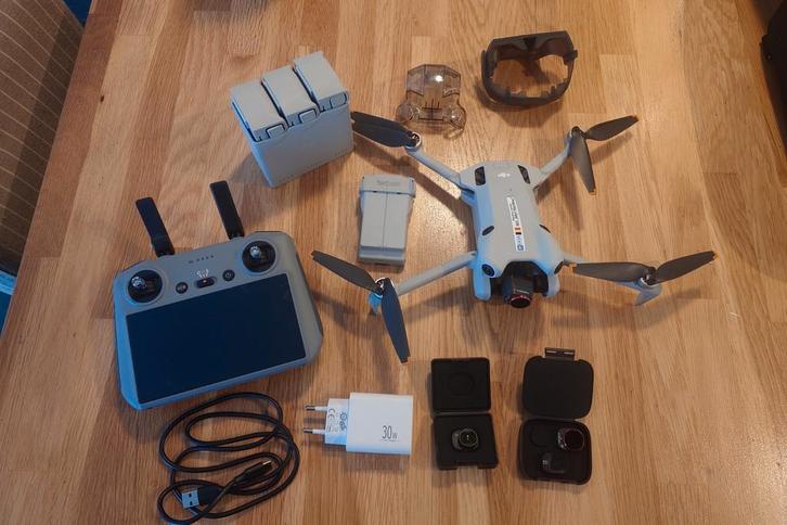 DJI mini 4 pro + options, Hobby en Vrije tijd, Modelbouw | Radiografisch | Helikopters en Quadcopters, Zo goed als nieuw, Ophalen of Verzenden