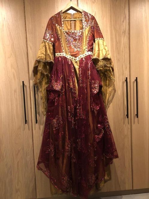 Spaanse jurk show/ robe de spectacle, Kleding | Dames, Jurken, Zo goed als nieuw, Maat 36 (S), Onder de knie, Ophalen