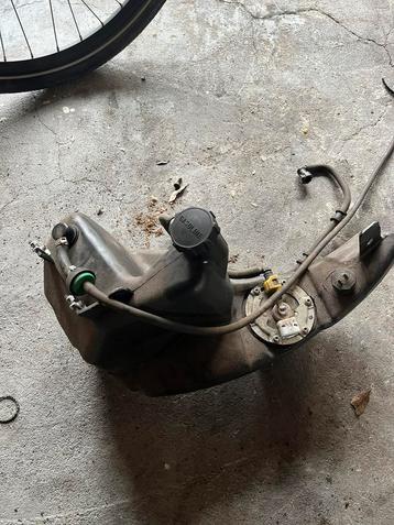 Piaggio zip iget benzine tank (moet weg) beschikbaar voor biedingen