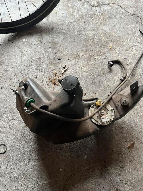 Piaggio zip iget benzine tank (moet weg), Fietsen en Brommers, Brommeronderdelen | Scooters, Ophalen