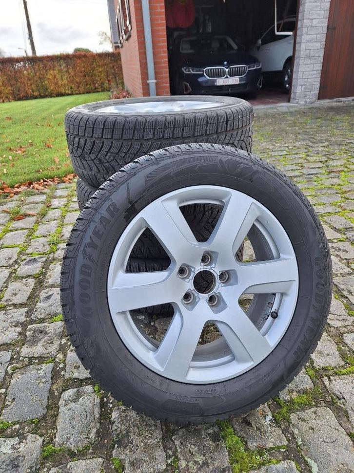 Audi velgen + winterbanden, Auto-onderdelen, Banden en Velgen, Band(en), Winterbanden, 17 inch, 235 mm, Personenwagen, Ophalen