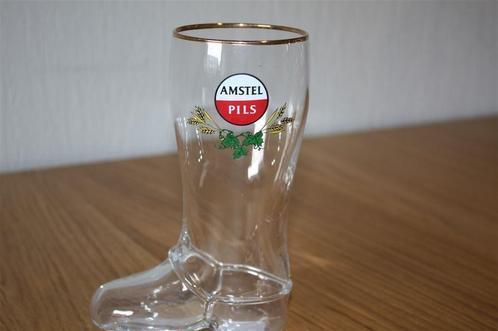 Kleine Amstel bierglas-laars – met rood-wit logo [15,6 cm], Verzamelen, Biermerken, Zo goed als nieuw, Glas of Glazen, Amstel