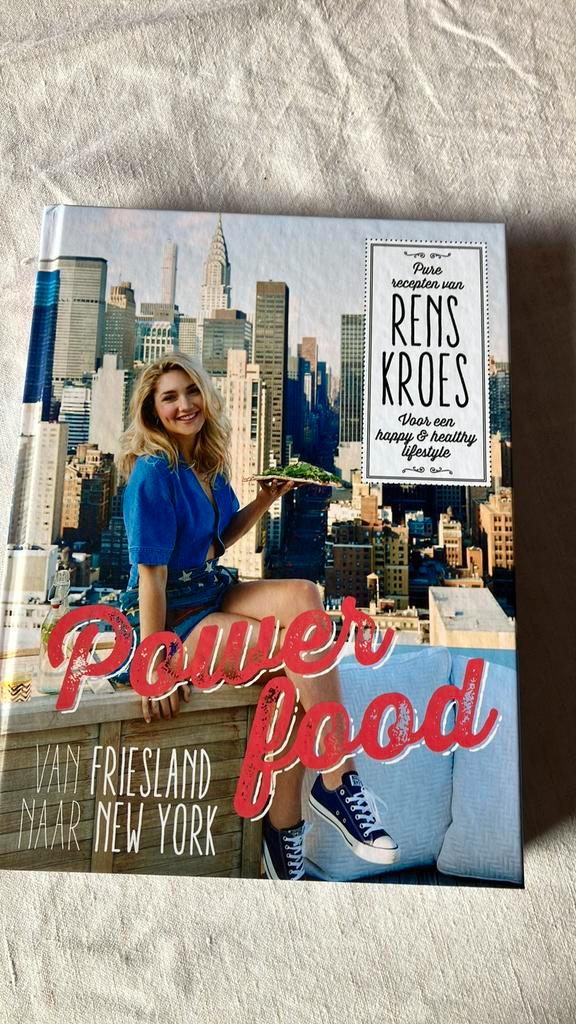 Rens Kroes - Powerfood - Van Friesland naar New York, Boeken, Kookboeken, Nieuw, Ophalen of Verzenden
