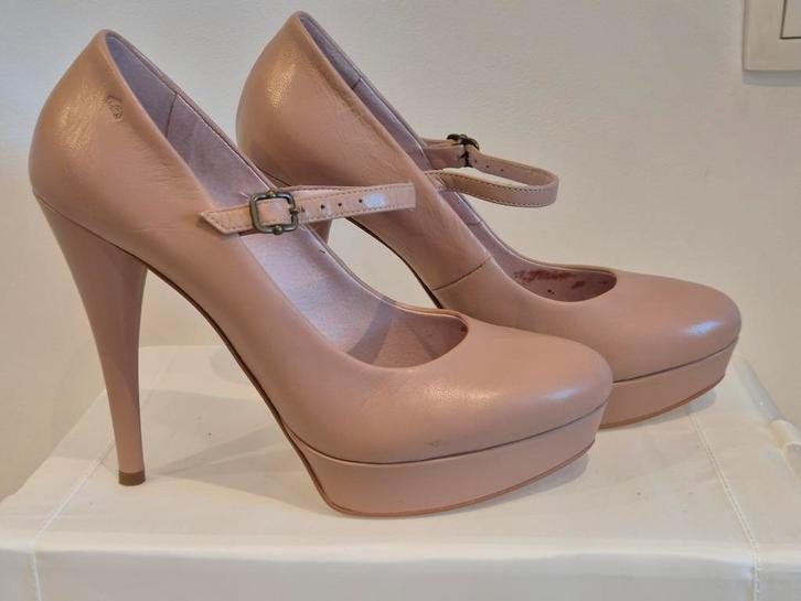 Vintage fornarina pumps met plateau nude maat 41, Kleding | Dames, Schoenen, Zo goed als nieuw, Pumps, Beige, Ophalen