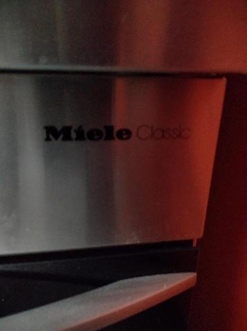 Oven merk Miele beschikbaar voor biedingen