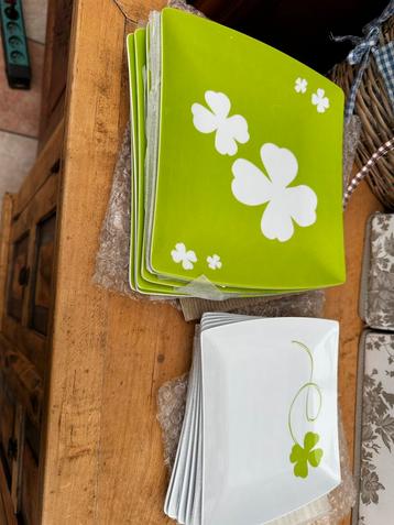 Service en melamine neuf 6 personnes  beschikbaar voor biedingen