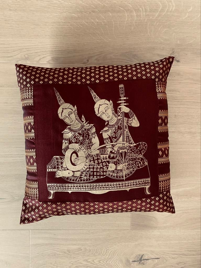 Coussin décoratif thaïlandais, Enlèvement ou Envoi, Comme neuf, Rouge, Carré