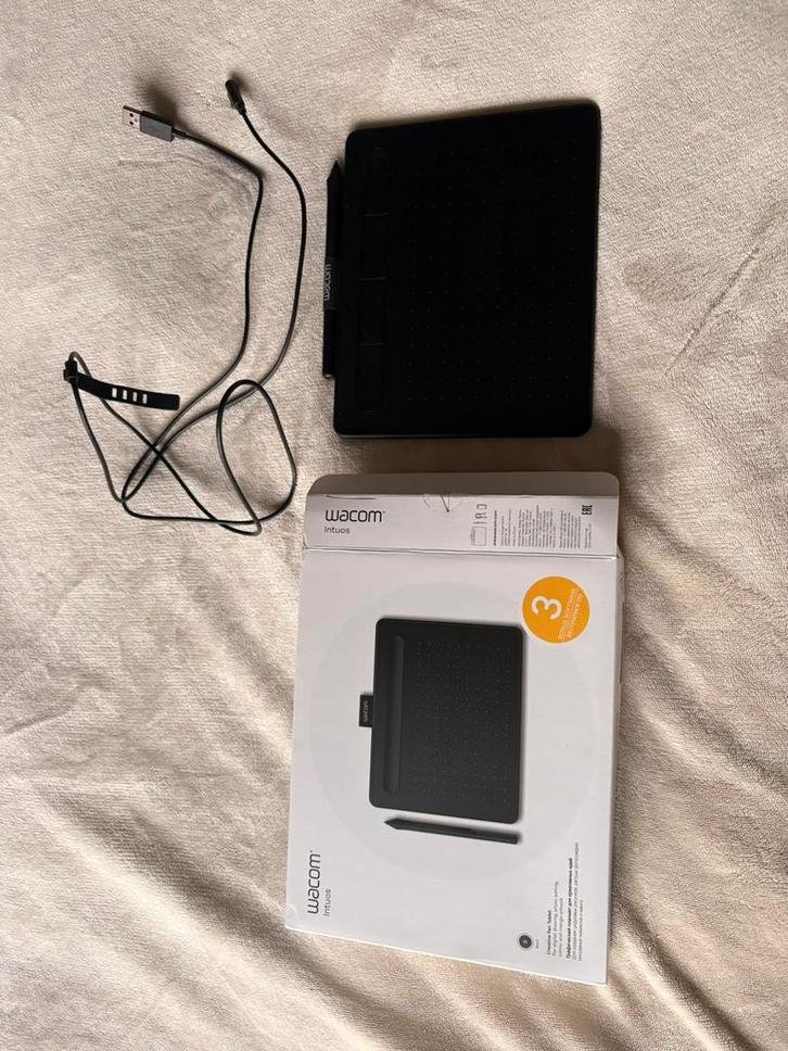 Wacom intuos, Informatique & Logiciels, Tablettes graphiques, Comme neuf, Enlèvement