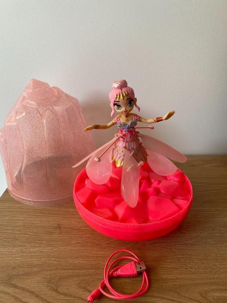 Hatchimals Pixies Crystal flyers - Vliegende Fee, Kinderen en Baby's, Speelgoed | Poppen, Zo goed als nieuw, Overige typen, Ophalen