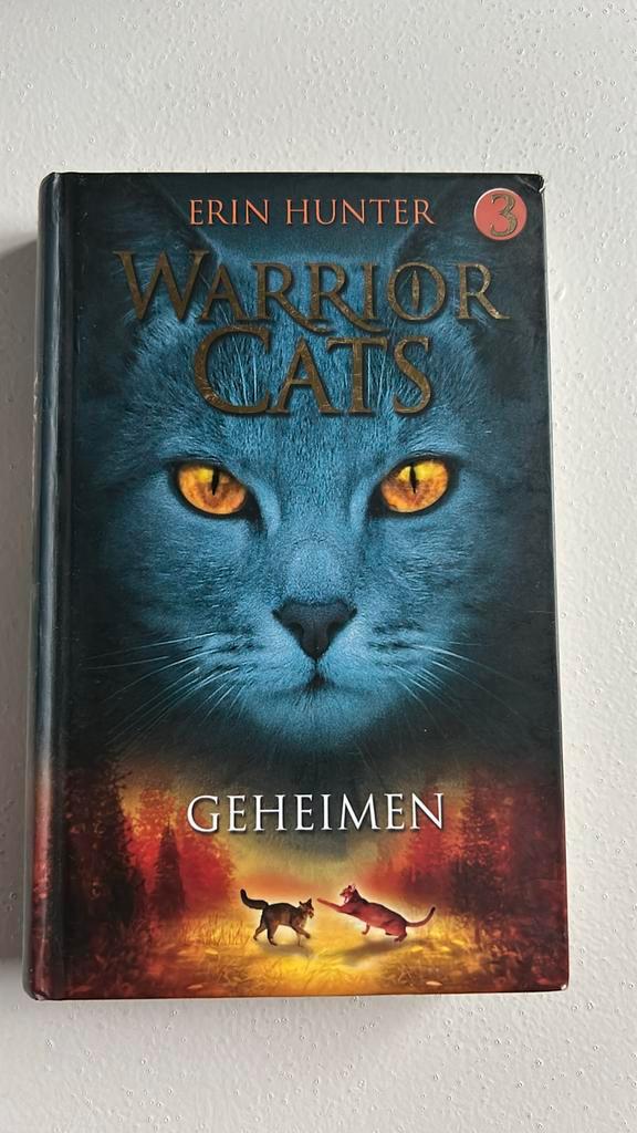 Erin Hunter - Geheimen, Boeken, Kinderboeken | Jeugd | 10 tot 12 jaar, Zo goed als nieuw, Ophalen of Verzenden