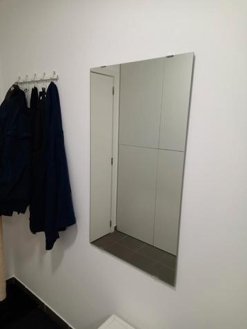 Spiegel 100cm op 57cm beschikbaar voor biedingen