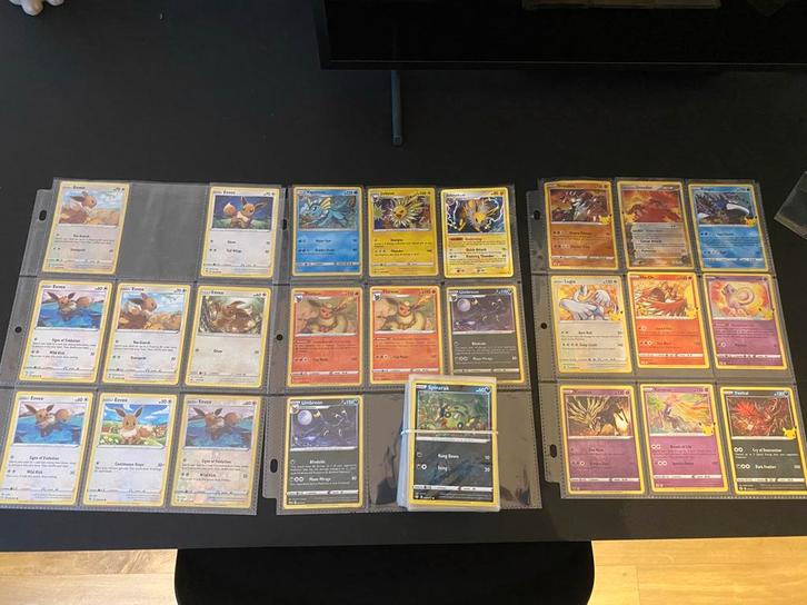 Pokemonverzameling en eeveelutions, Hobby en Vrije tijd, Verzamelkaartspellen | Pokémon, Zo goed als nieuw, Ophalen