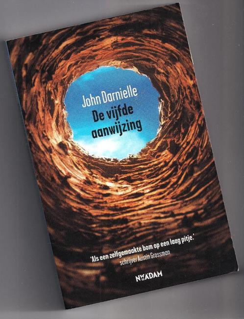 JOHN DARNIELLE De vijfde aanwijzing BOEK The Mountain Goats, Boeken, Romans, Zo goed als nieuw, Ophalen of Verzenden