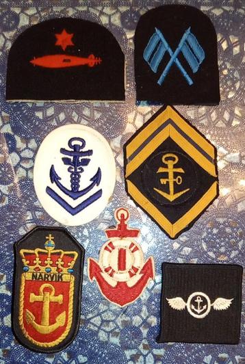 Verschillende militaire marinierescutcheons.
