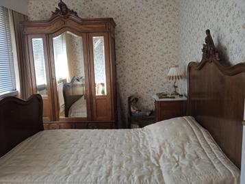Complete antieke slaapkamer massief hout beschikbaar voor biedingen