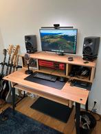 Nieuwe studio desk ruilen, Muziek en Instrumenten, Versterkers | Bas en Gitaar, Gitaar, Zo goed als nieuw, Ophalen
