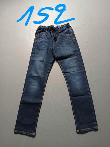 Kinderkleding beschikbaar voor biedingen