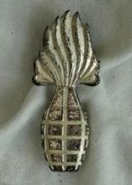 Embleem DT Buitengewoon Geoefend Handgranaat Werpen, Zilver., Verzamelen, Ophalen of Verzenden, Landmacht, Embleem of Badge