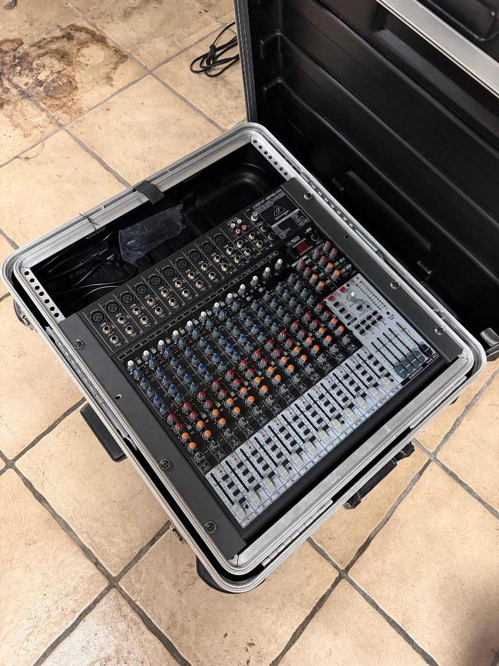 Lot complet sonorisation & éclairage – prêt à l’emploi, Muziek en Instrumenten, Versterkers | Keyboard, Monitor en PA, Zo goed als nieuw