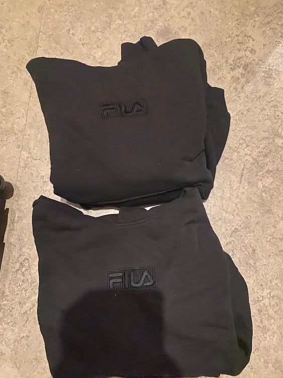 Fila Hoodie / sweather/ trui/ Maat M en L zwart, Vêtements | Femmes, Pulls & Gilets, Taille 38/40 (M), Noir, Enlèvement ou Envoi