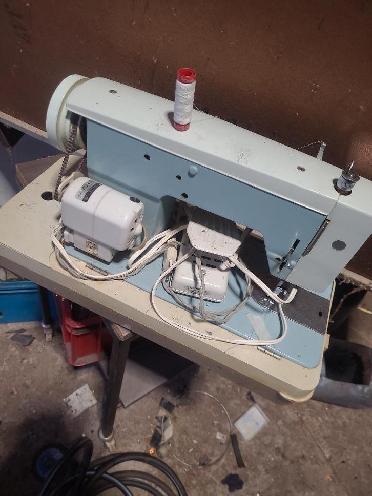 Naaimachine, Hobby en Vrije tijd, Naaimachines en Toebehoren, Gebruikt, Naaimachine, Overige merken, Ophalen