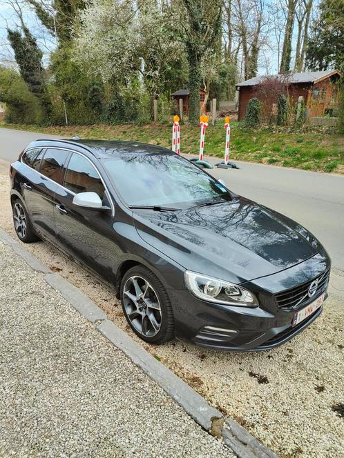 Volvo V60 D2  Geartronic R-Design 2018, Auto's, Volvo, Particulier, V60, Trekhaak, Diesel, Euro 6, 5 deurs, Automaat, Zwart, Leder en Stof