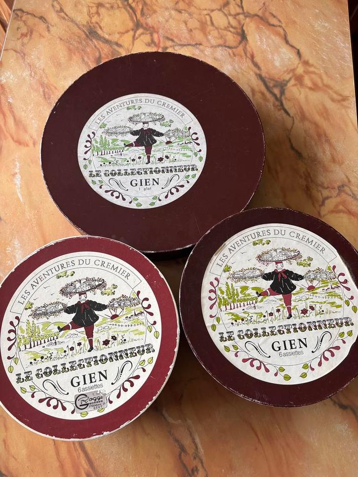13 delige zeldzame les Fromages van Gien MOET DRINGEND WEG, Antiek en Kunst, Antiek | Servies compleet, Ophalen