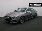 Mercedes-Benz A-Klasse 180 Limousine AMG Line + PTS + CAMERA, Auto's, Mercedes-Benz, Gebruikt, Euro 6, 4 cilinders, 136 pk