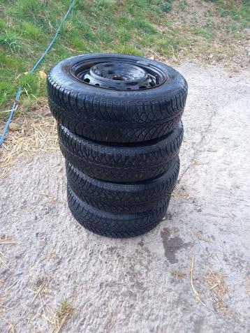 Pneus hiver + jantes 175/65/R14 beschikbaar voor biedingen