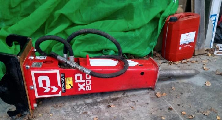 Gebruikte steenbreker 2 X als nieuw, Zakelijke goederen, Machines en Bouw | Kranen en Graafmachines, Graafmachine, Ophalen